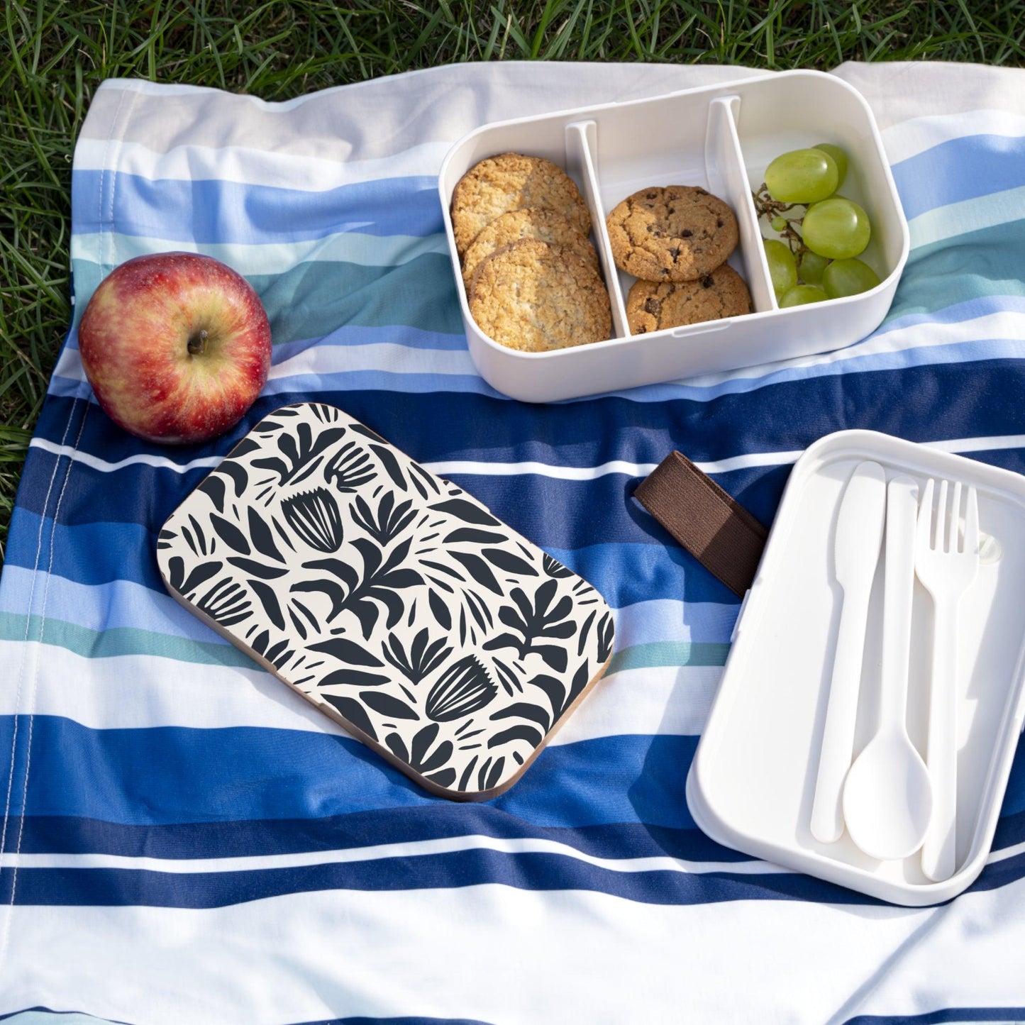 Black and White Flower Bento Lunch Box - GroveWisdom