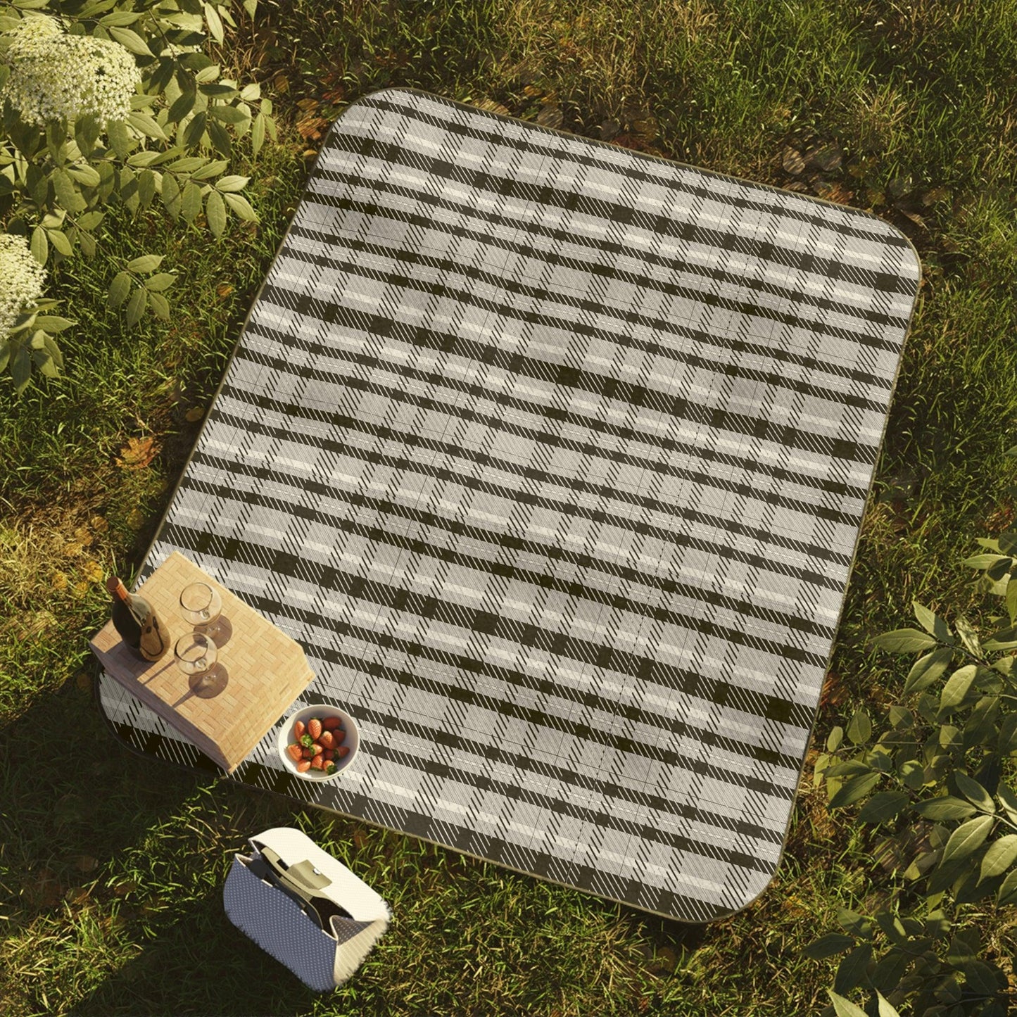 Gingham Picnic Blanket - GroveWisdom